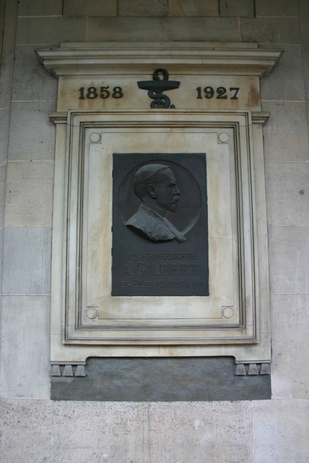Augustin Gilbert's memorial tablet, Hôtel-Dieu, Paris - 02.JPG